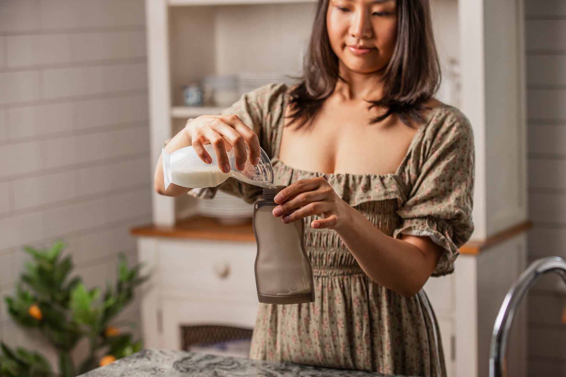 Haakaa Generation 2 Silicone Breast Pump with Suction Base 4 oz 1 pk - Hello Baby Apparel